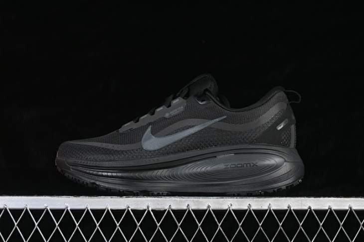 Picture of Nike Vomero 18 _SKUfw22202778679730558fw
